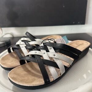 🆕Baretraps JAGGO Sandals